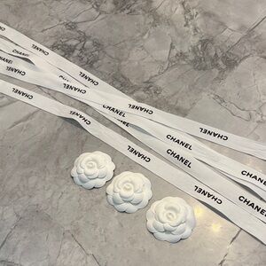 CHANEL Set of 3 branded ribbons & 3 Camellias. All boutique fresh/new.